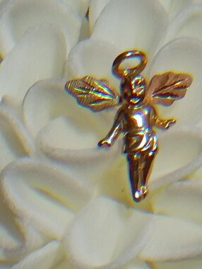 10KT Guardian Angel Tri-Color Black Hills Gold Pendant Mt. Rushmore Gold